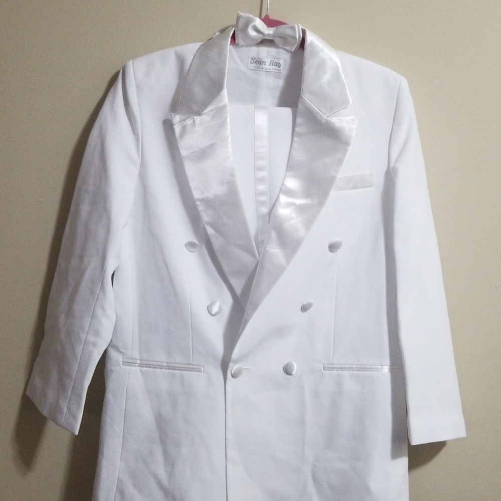 Boys white tux 4pc